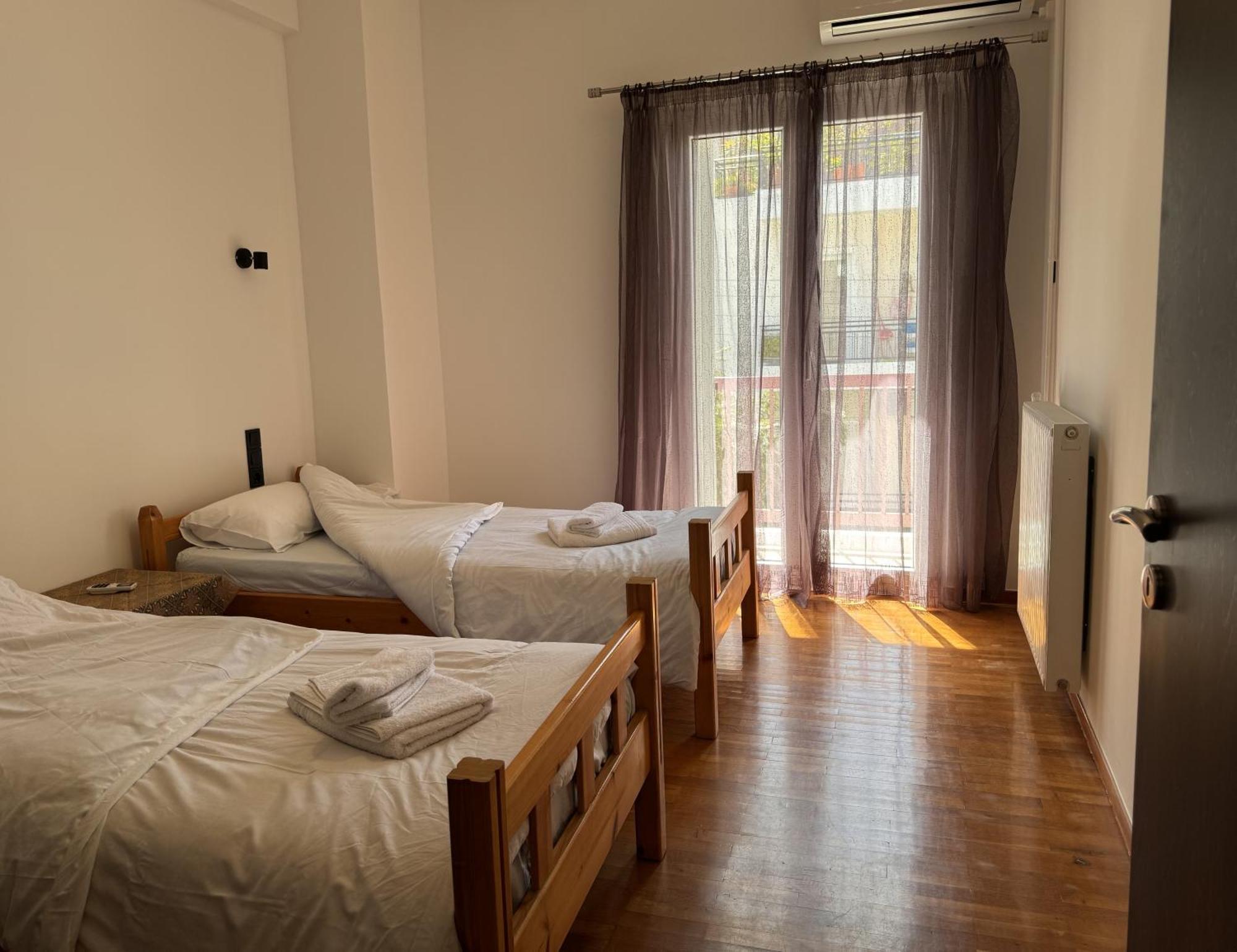Navaro Apartments Патра Экстерьер фото