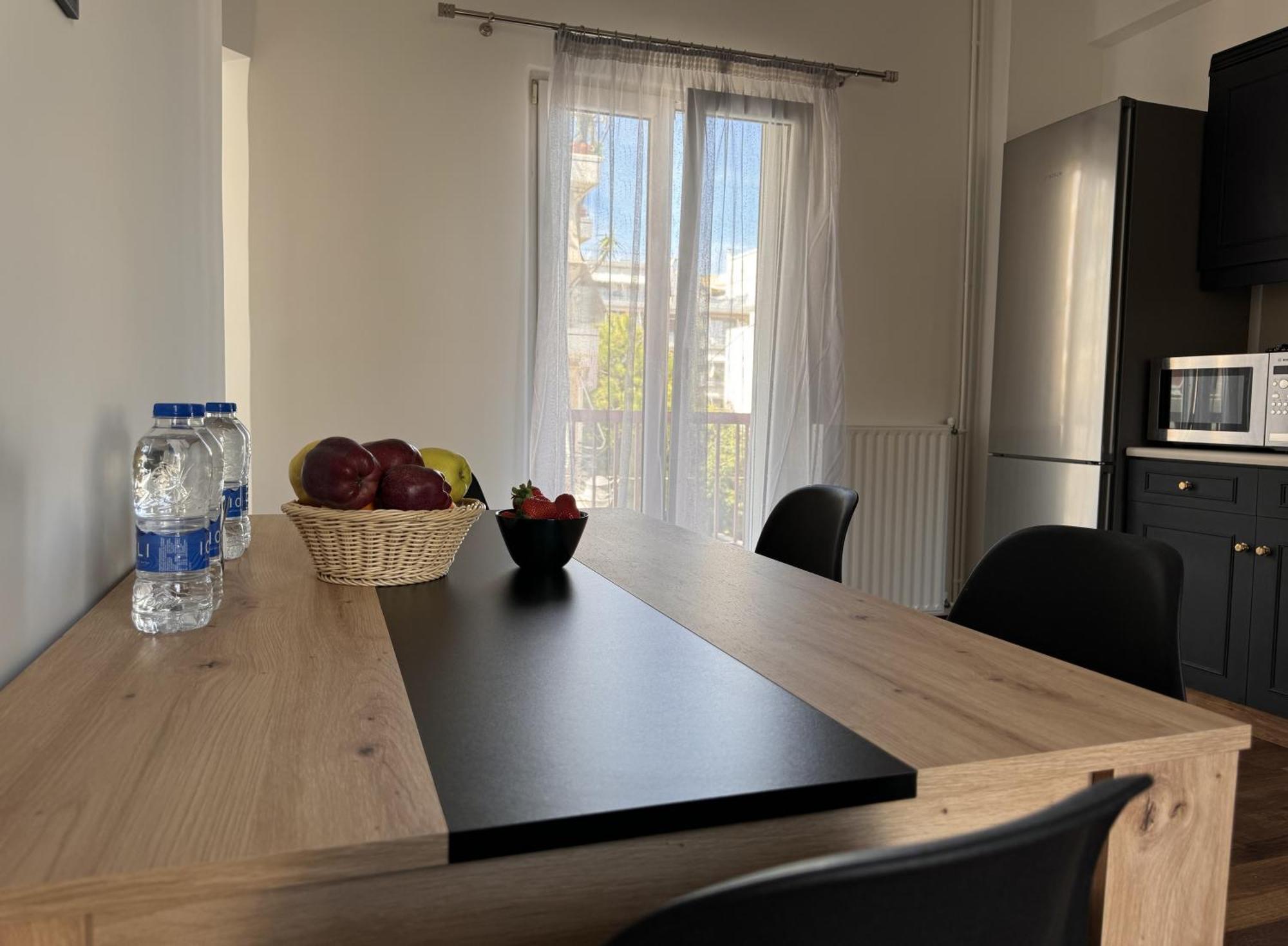 Navaro Apartments Патра Экстерьер фото