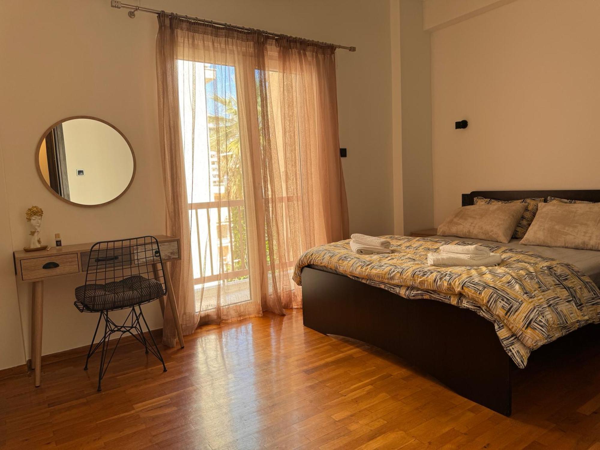 Navaro Apartments Патра Экстерьер фото